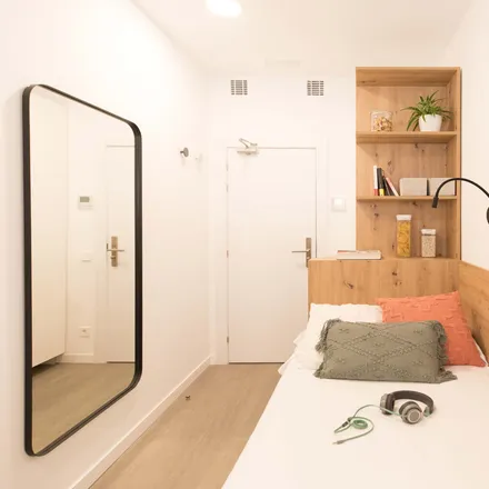 Rent this 1 bed room on Madrid in Paseo de la Castellana, 232