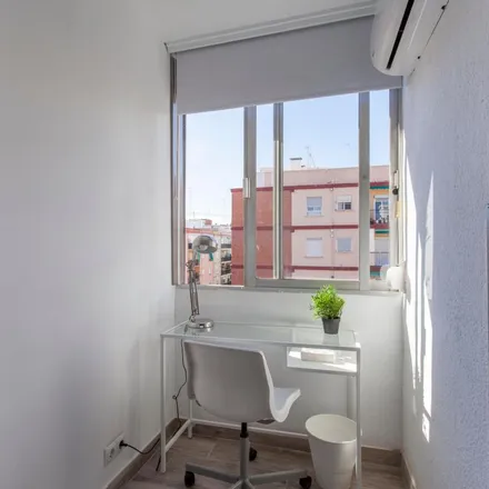 Image 2 - Oficina de Correos, Carrer del Poeta Mas i Ros, 20, 46021 Valencia, Spain - Apartment for rent