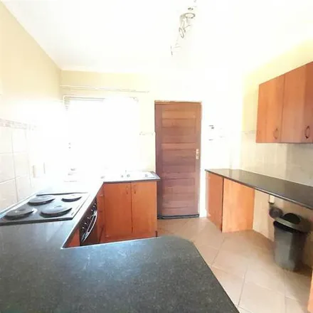 Image 4 - Montana Street, Derdepoort Tuindorp, Pretoria, 0150, South Africa - Apartment for rent
