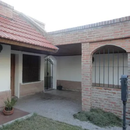 Buy this 2 bed house on Ingeniero Huergo in Partido de Lomas de Zamora, Temperley