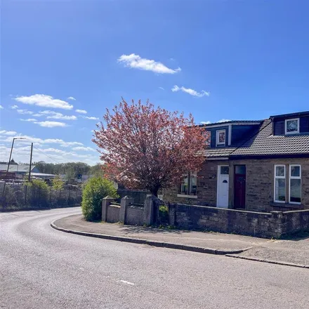 Rent this 3 bed duplex on Waverley Street in Coatbridge, ML5 2BE