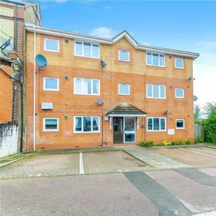 Buy this 1 bed apartment on Station Approach West in Redhill, RH1 6HP
