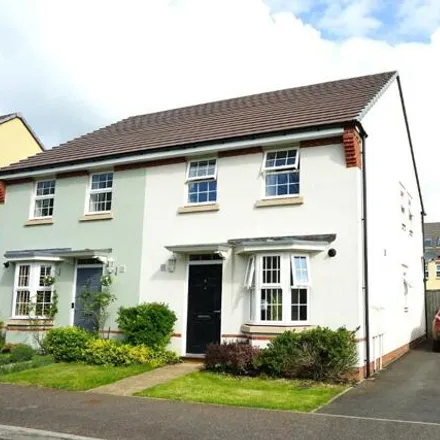 Buy this 3 bed duplex on 2 Exmoor Way in Cullompton, EX15 1TU