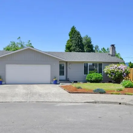 Buy this 3 bed house on 1016 55th Place in Springfield, OR 97478