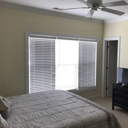 Rent this 4 bed condo on NC
