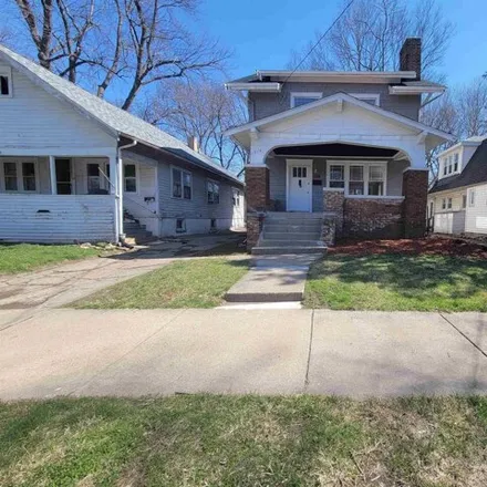 Buy this 3 bed house on 1244 North Douglas Street in Peoria, IL 61606
