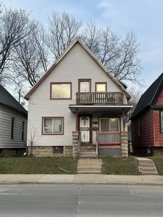 Buy this studio house on 2766 in 2766A North 35th Street, Milwaukee