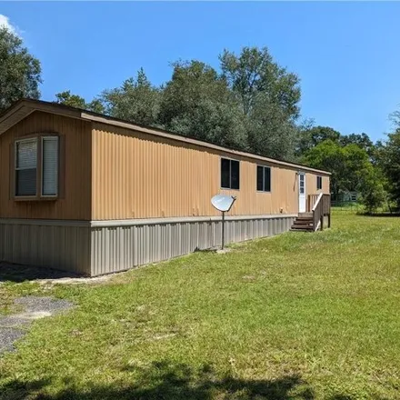 Rent this studio apartment on 7140 North Palmer Way in Citrus County, FL 34442