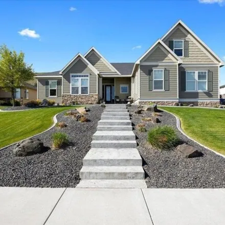 Buy this 4 bed house on South Vancouver Place in Kennewick, WA 99337