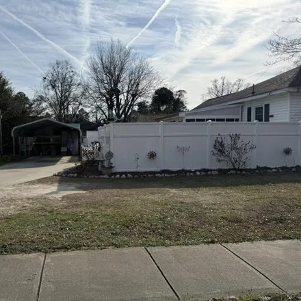 Image 3 - 1318 East Beech Street, Goldsboro, NC 27530, USA - House for sale