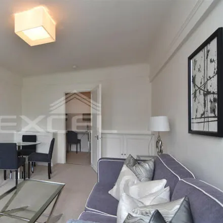 Image 1 - Pelham Court, 145 Fulham Road, London, SW3 6SD, United Kingdom - Room for rent