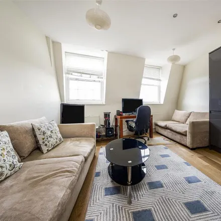 Rent this 1 bed apartment on Hair & The Hound in 6 King Street, London