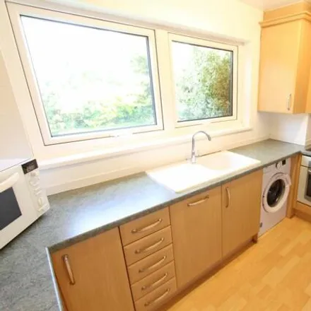 Image 2 - Latham Square, Sheffield, South Yorkshire, S11 - Apartment for rent