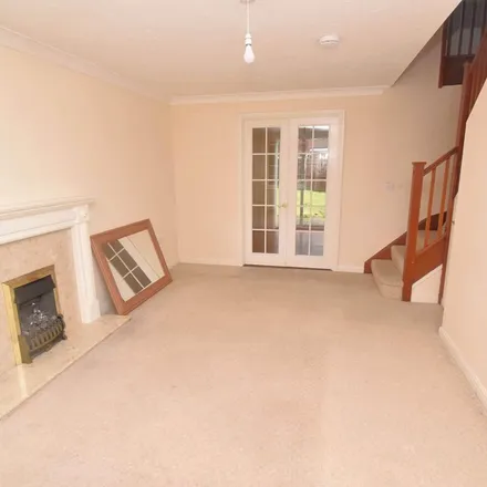 Image 3 - Oxwich Grove, Newport, NP10 8HR, United Kingdom - Apartment for rent