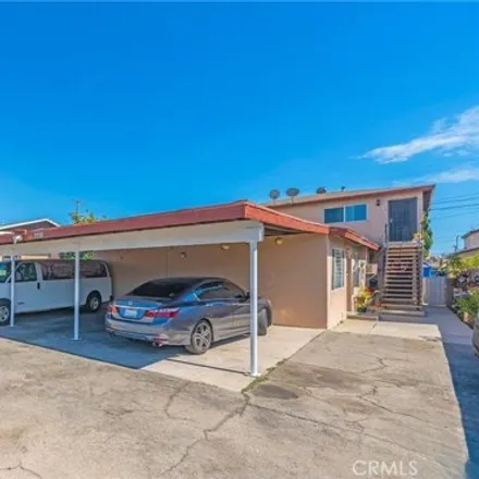 Buy this 7 bed house on 1118 E O St in Wilmington, California