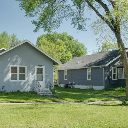 Buy this 2 bed house on 1559 2nd Avenue South in Fargo, ND 58103