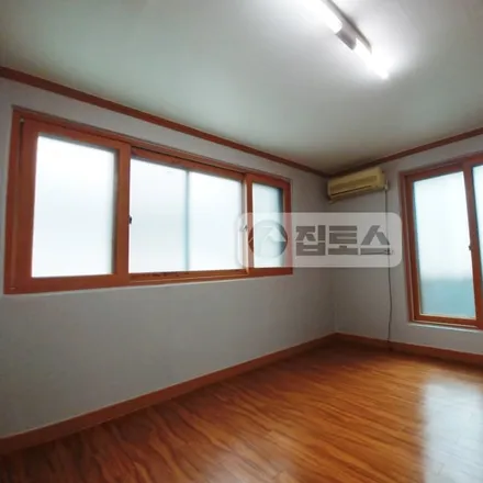 Rent this 2 bed apartment on 서울특별시 강남구 역삼동 659-19