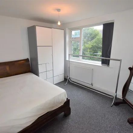 Image 4 - Woodland Avenue, Leicester, LE2 3HP, United Kingdom - Apartment for rent