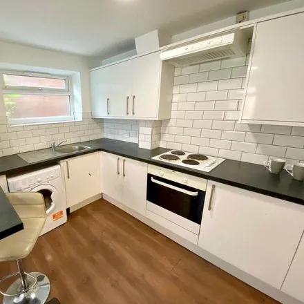 Rent this 4 bed townhouse on 517 Ecclesall Road in Sheffield, S11 8PE