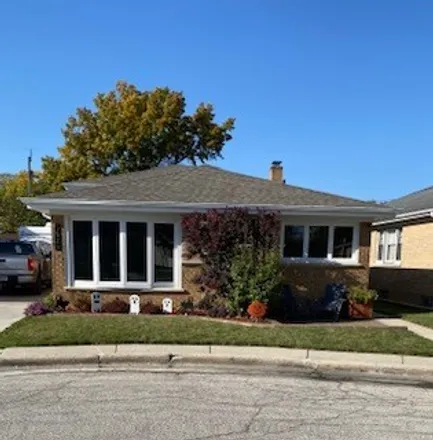 Buy this 3 bed house on 5626 North Rogers Avenue in Chicago, IL 60646