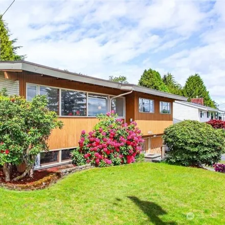 Buy this 3 bed house on 465 Stevens Avenue Northwest in Renton, WA 98057