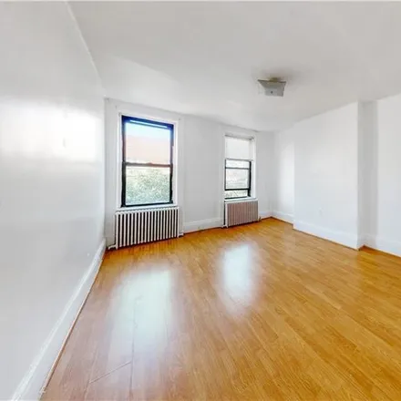 Image 6 - 9-02 43rd Road, New York, NY 11101, USA - Townhouse for sale