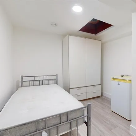 Rent this 1 bed room on 115 High Road in Willesden Green, London