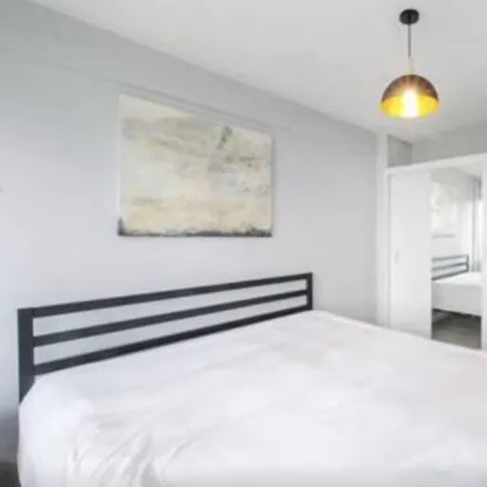 Rent this 3 bed apartment on London in SE1 6SY, United Kingdom
