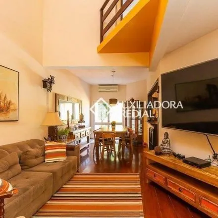 Rent this 4 bed house on Colégio General Álvaro Alves da Silva Braga in Rua Mariano de Matos 300, Medianeira