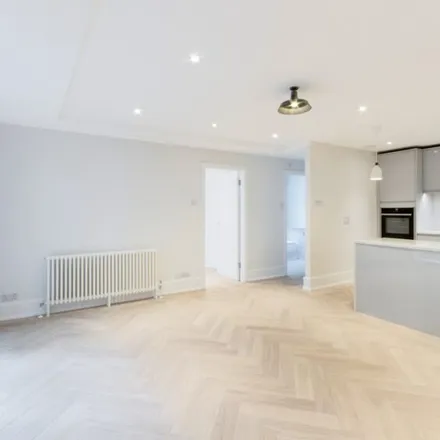 Image 5 - 9 Earlham Street, London, WC2H 9LN, United Kingdom - Apartment for rent