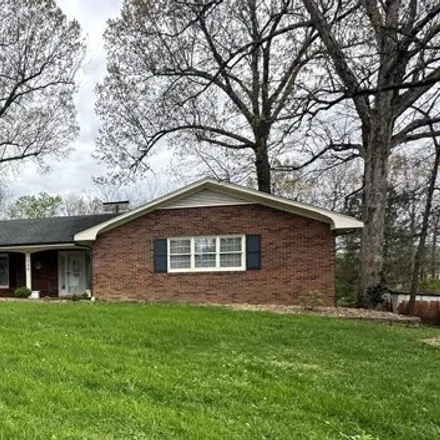 Buy this 3 bed house on Homewood Drive in Madisonville, KY 42431