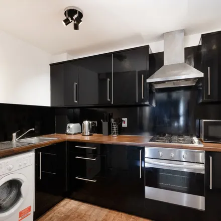 Image 5 - City View House, 455-463 Bethnal Green Road, London, E2 9QH, United Kingdom - Apartment for rent