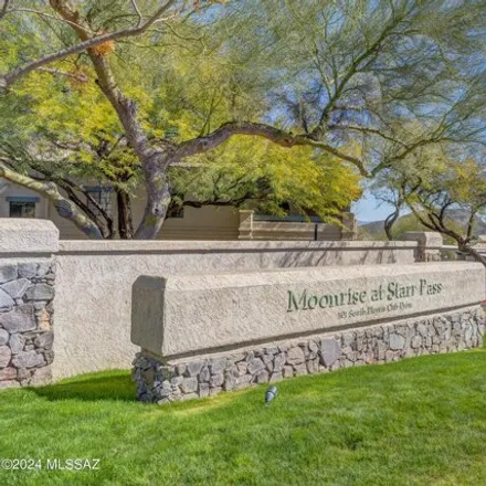 Buy this 2 bed condo on North Players Club Drive in Tucson, AZ 85745