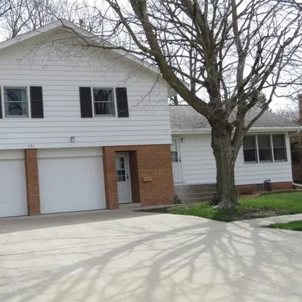 Buy this 4 bed house on 722 Willow Drive in Clarion, IA 50525