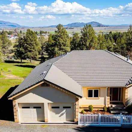 Buy this 3 bed house on 6331 Jake Rd in Klamath Falls, Oregon