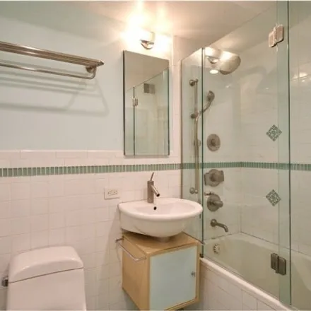 Image 3 - 440 East 62nd Street, New York, NY 10065, USA - Apartment for sale