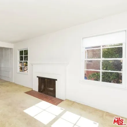Image 5 - 3831 West Boulevard, Los Angeles, CA 90008, USA - House for sale
