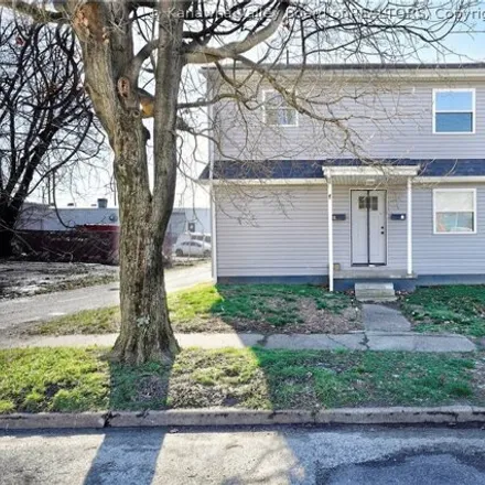 Buy this studio house on 232 10th Avenue in South Charleston, WV 25303