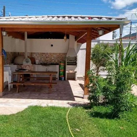 Buy this 3 bed house on Rua Doutor Gabriel Quadros in Centro, Caraguatatuba - SP