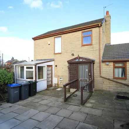 Rent this 4 bed house on Alexandra Road in Bradford, BD2 2HS