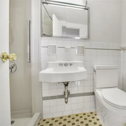 Image 7 - 61-55 98th Street, New York, NY 11374, USA - Apartment for sale