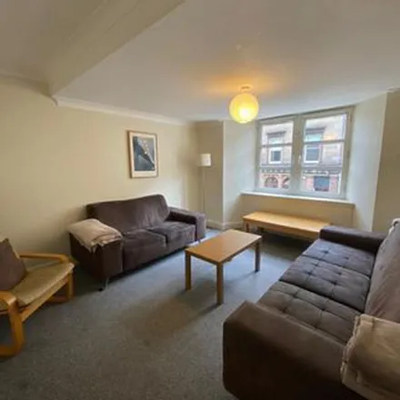 Rent this 3 bed apartment on Istanbulie in Union Street, Central Waterfront