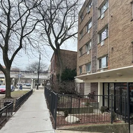 Rent this 2 bed apartment on 1415 West Lunt Avenue in Chicago, IL 60645