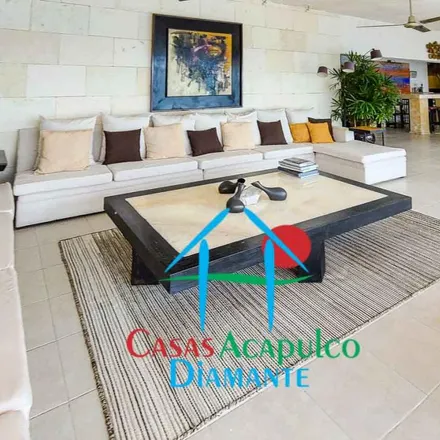 Buy this 4 bed house on Privada Atlántico in El Glomar, 39300 Acapulco
