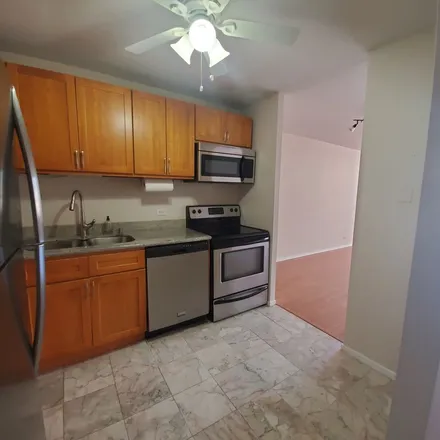 Rent this 1 bed apartment on 901 South Plymouth Court in Chicago, IL 60605