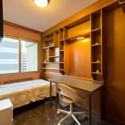 Rent this 6 bed apartment on Les Corts - Aurora Bertrana in Travessera de les Corts, 08094 l'Hospitalet de Llobregat