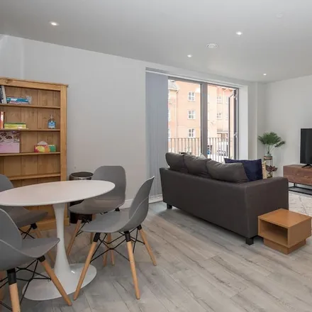 Rent this 2 bed apartment on Slough in SL2 5AE, United Kingdom