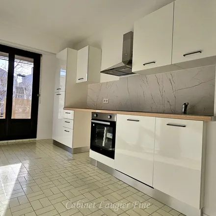 Rent this 3 bed apartment on 31 Allée de l'aubepine in 13004 4e Arrondissement, France