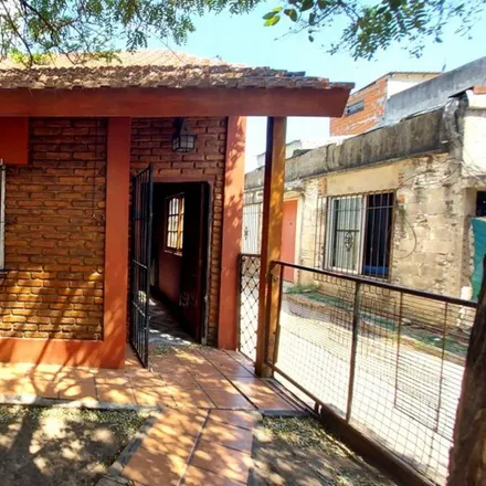 Buy this 3 bed house on Mburucuyá 533 in Partido de Morón, B1708 FEU Castelar
