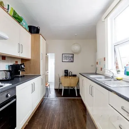 Image 3 - Shortridge Terrace, Newcastle upon Tyne, NE2 2JJ, United Kingdom - Apartment for rent